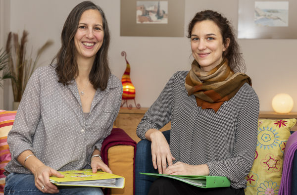 _DSC4104-2 Iris Lasta (links) und Olivia Wollinger (rechts) im Workshopraum